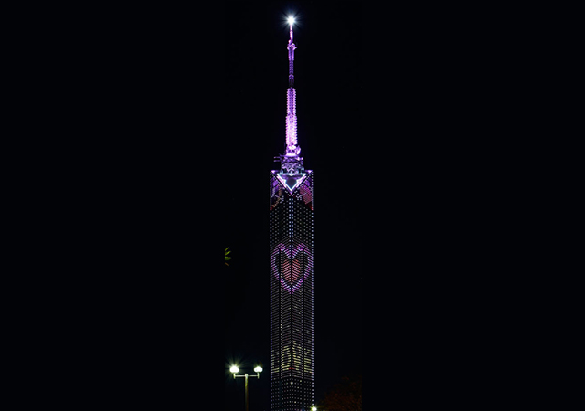 ２月１４日 福岡タワーに大きなハートのイルミネーションが点灯！