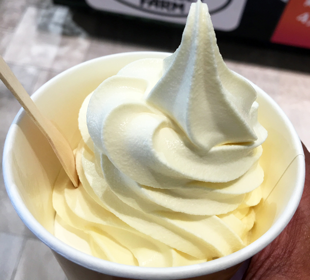 ガンジーソフトクリームが人気 博多に 大分県くじゅう高原ガンジー牧場 期間限定ショップが登場