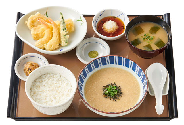 静岡とろろ汁と天ぷらの定食　920円
