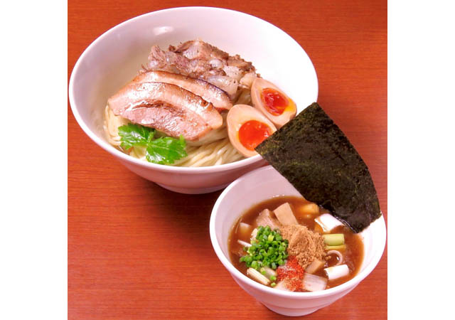 博多駅ホームの期間限定ショップつけ麺「麺屋 てっぽう博多店」オープン