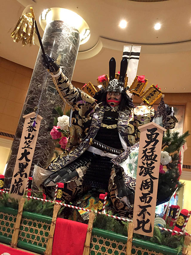 ホテルオークラ福岡、3年ぶり開催の博多祇園山笠 大黒流の舁き山をロビーに展示
