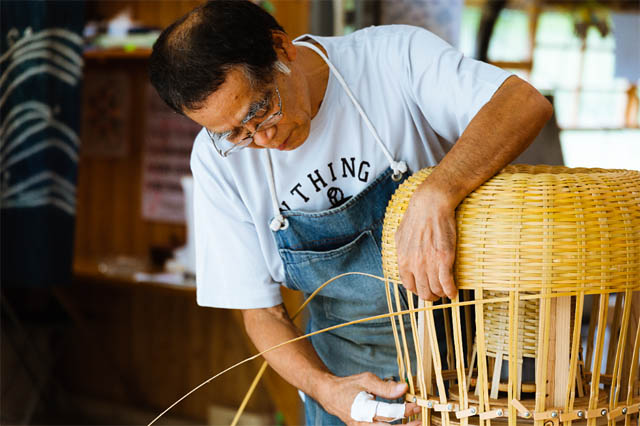 竹編みの技術でつくられた「てんごや（福岡県星野村）」のスツール、うなぎの寝床がオンライン販売開始