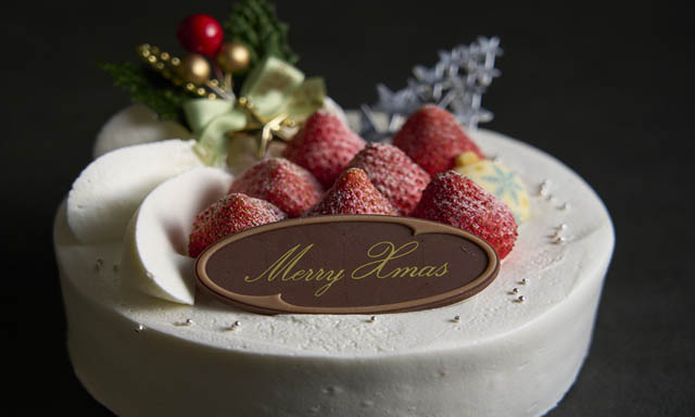 リーガロイヤルホテル小倉、大人可愛いプレミアムクリスマスケーキ・ディティールにこだわった遊び心溢れる「Noel Glamour ～ノエル・グラムール～ 」予約開始へ