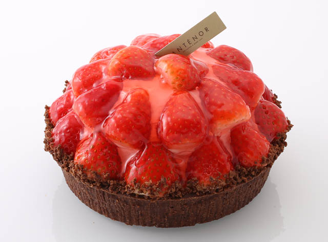アンテノール、あまおう苺、紅ほっぺ苺のケーキが勢ぞろい「苺フェスタ」開催