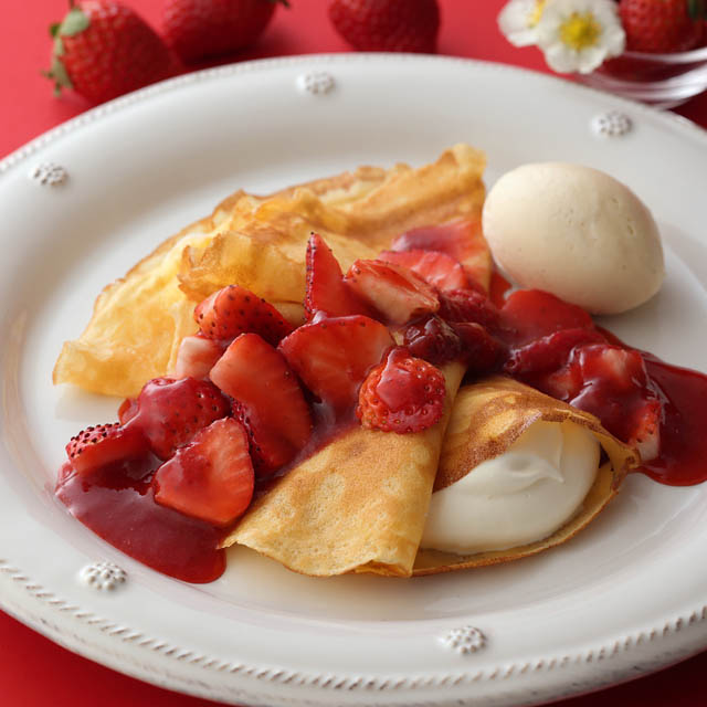 キハチ カフェ福岡三越、旬の苺を4種のスイーツで提案する「ストロベリーフェア」開催