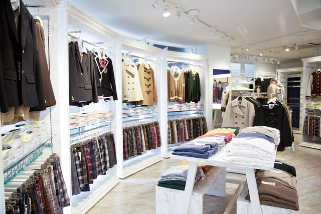 九州に初上陸、制服ブランド「CONOMi」が福岡に新店舗をオープン