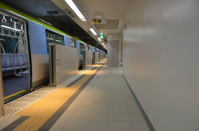 福岡市交通局、七隈線博多駅 完成披露および延伸区間試乗会を実施