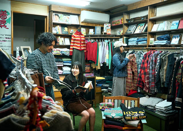 飯塚市の商店街に若者の遊び場をつくる「愛着循環」をテーマとした古着屋がオープン