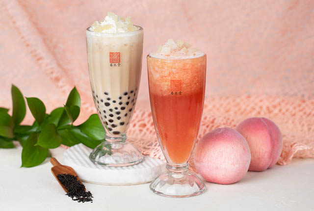 台湾カフェ 春水堂、桃たっぷり！「タピオカ白桃ミルクティー」と「白桃ベリージャスミンティー」季節限定販売