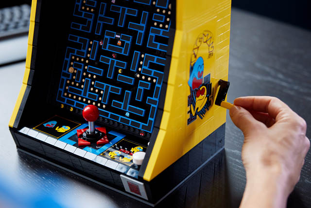 1980年代のアーケードゲーム「パックマン」をディテールまで再現した「大人レゴ」発売へ