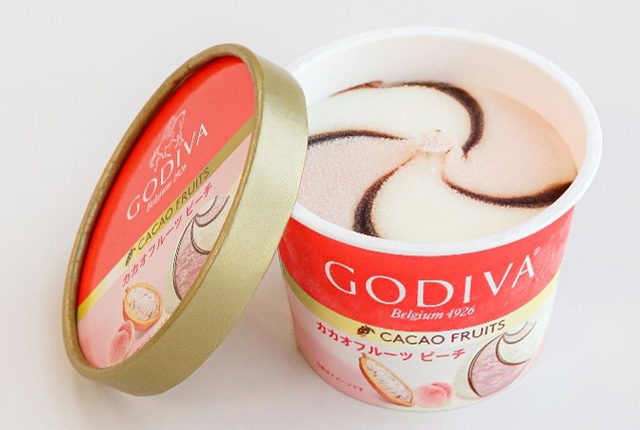 ゴディバのカップアイス「カカオフルーツ ピーチ」新発売