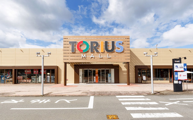 トリアス、九州初出店の「最大規模古着倉庫」と福岡県3店舗目の「ドラッグストア」オープンへ