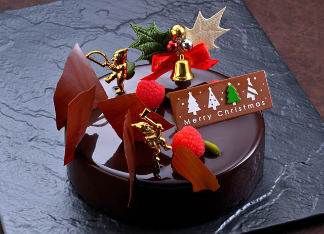 ホテル日航福岡、食卓を彩るクリスマスケーキが本年も登場！