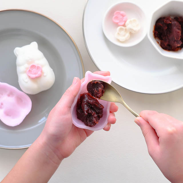かわいすぎる和菓子「ハムスターモナカ」の紅白バージョンが12月1日よりオンラインショップに登場