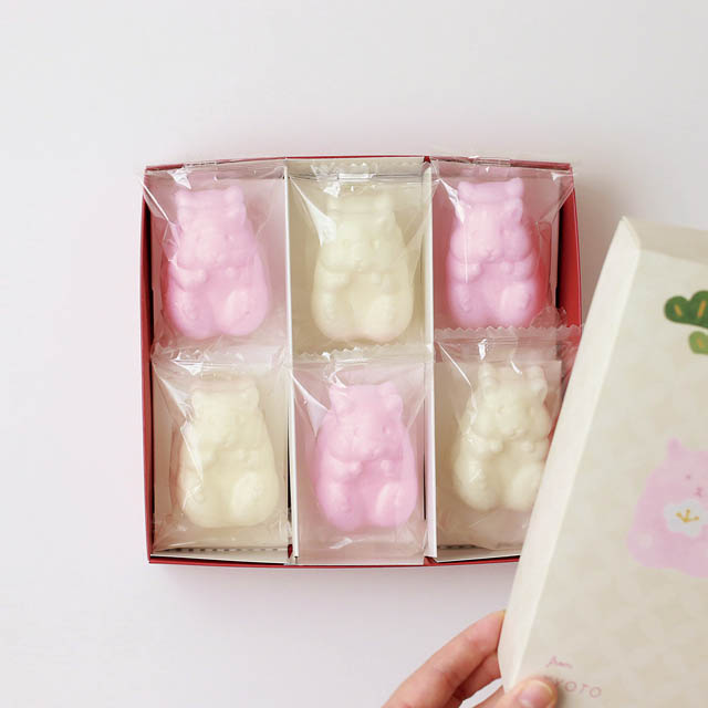 かわいすぎる和菓子「ハムスターモナカ」の紅白バージョンが12月1日よりオンラインショップに登場