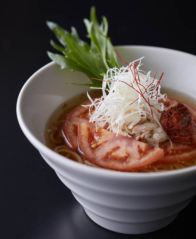 ホテルニューオータニ博多 – 和食料理長が本気で作った和だし麺に新作「とまと香る塩」登場