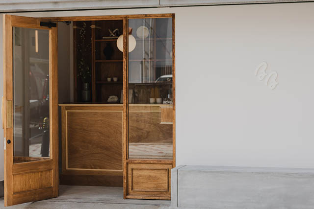 天神にバナナブレッドを中心に販売する「ハカタノビービー」オープン