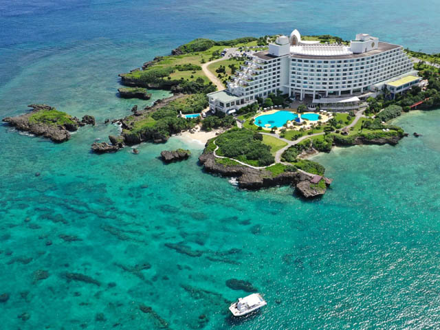 福岡空港発着 スカイマークで行く「スカイステーション 沖縄」販売開始 - 価格は16,800円から