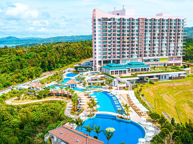 福岡空港発着 スカイマークで行く「スカイステーション 沖縄」販売開始 - 価格は16,800円から