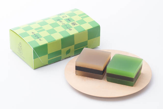 伊勢名物「赤福餅」「白餅黒餅」などの定番商品も