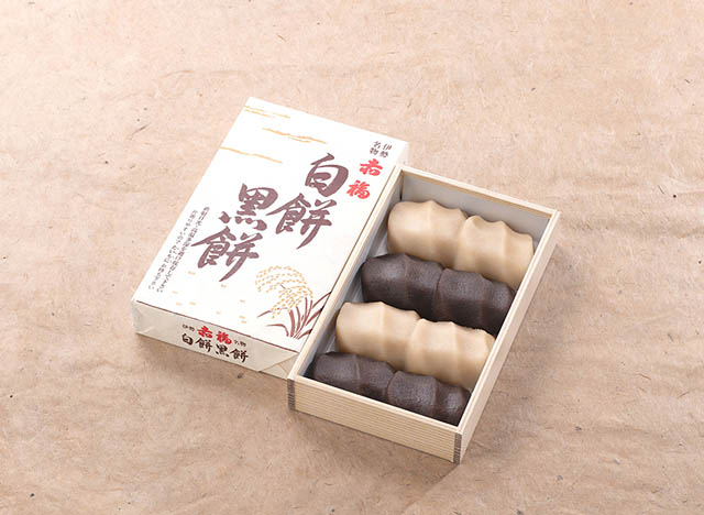 伊勢名物「赤福餅」「白餅黒餅」などの定番商品も
