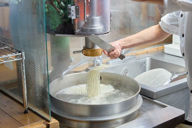 九州初出店 - A5黒毛和牛雌牛のみを使用した、一頭買い専門の焼肉店「和牛一頭買い焼肉盛岡手打ち冷麺 房家 福岡ワンビル店」オープンへ