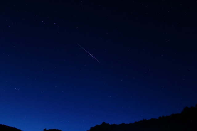 今年は月明かりの影響を受けず好条件 – みずがめ座η（エータ）流星群が極大