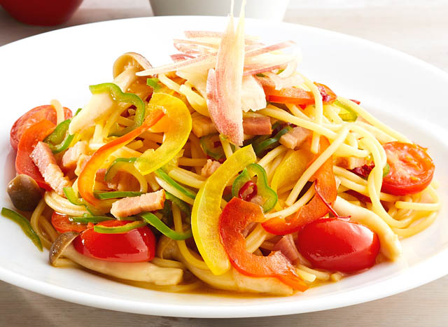 並木街珈琲 博多の森店 - 爽やかでフレッシュな野菜たっぷりメニューと旬のマンゴーをたっぷり使用したパンケーキが登場