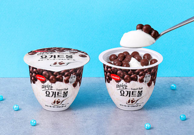 全国のセブン、爽やかヨーグルト×サクサクチョコパフの新感覚アイス「クリーミーヨーグルトボール」発売へ