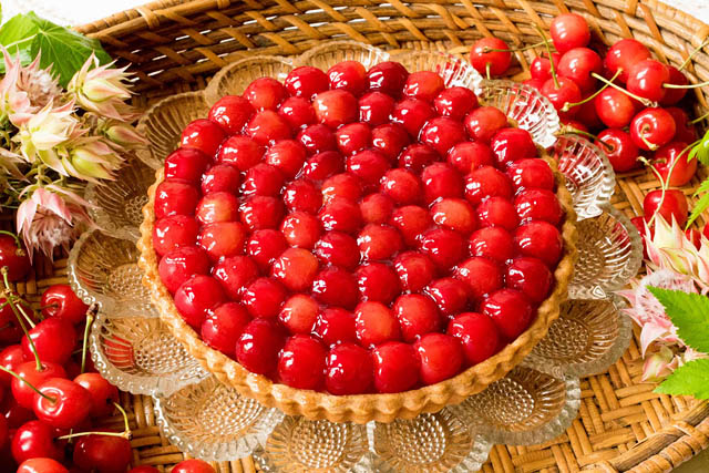 キルフェボン - 桃、さくらんぼ、メロンなど、初夏を涼やかに彩るタルトが続々と登場