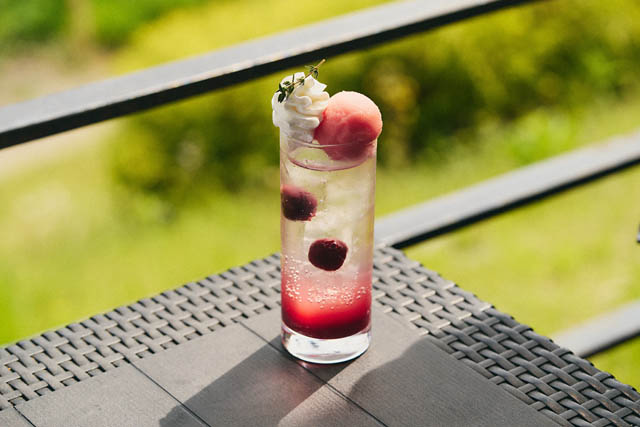 姪浜のストングカフェ - 極上スイーツ「チェリー」をテーマにした6月限定スイーツ&ドリンクを販売