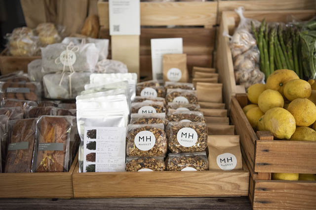 マーガレット・ハウエル 天神カフェ -「MH MARKET」と題してマーケットを開催