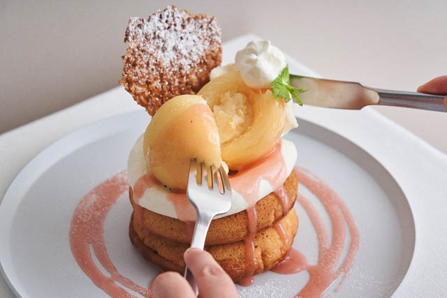 夏カフェスイーツ新登場 - ビブリオテーク「産地直送“岡山白桃”デザートフェア」開催