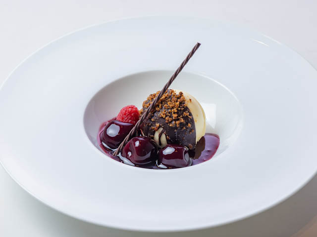 西鉄グランドホテル グランカフェ×ブラックモンブラン - コラボメニューが期間限定登場