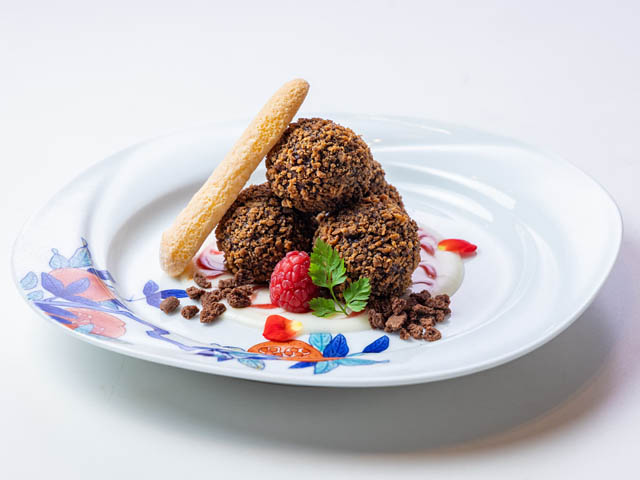 西鉄グランドホテル グランカフェ×ブラックモンブラン - コラボメニューが期間限定登場