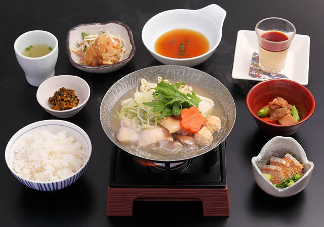 福岡地区11店舗目 - JR博多駅から徒歩3分！水たき専門店「博多華味鳥 KITTE博多店」新規オープンへ