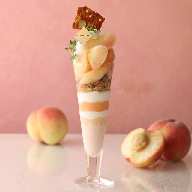 キハチ カフェ - 旬の白桃を堪能する「ピーチスイーツフェア」開催、桃の果肉２倍の店舗限定パフェなど、新作スイーツが登場