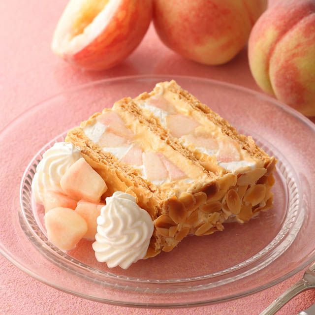 キハチ カフェ - 旬の白桃を堪能する「ピーチスイーツフェア」開催、桃の果肉２倍の店舗限定パフェなど、新作スイーツが登場