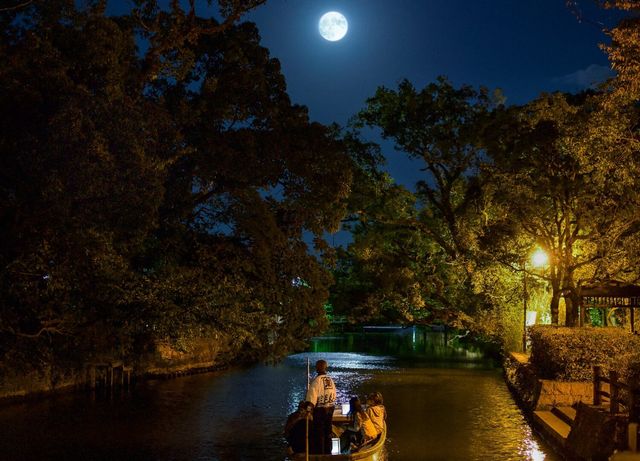 水上行燈やライトアップを行う幻想的な川下り「第17回 柳川灯り舟」運航