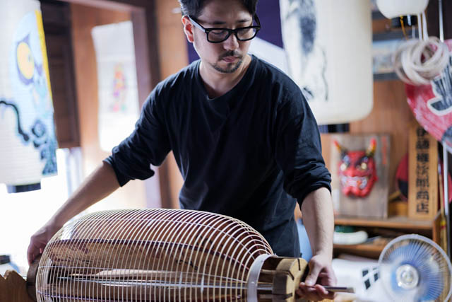 大小約50灯の八女提灯がワンビルに登場！妖怪やワンビルオリジナル提灯が出迎え