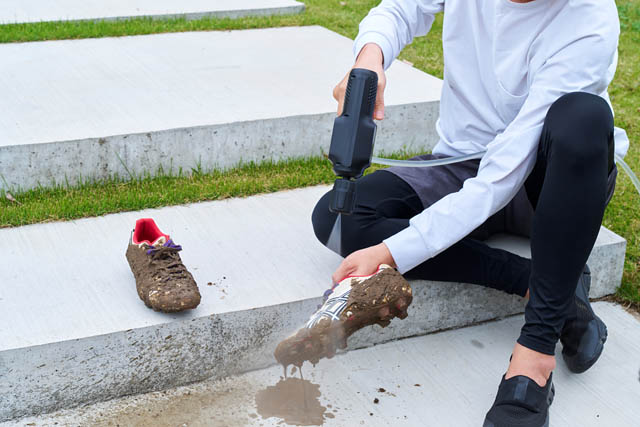 帰るまえに、10秒ケルヒャー クラファン約20分で2,500台が完売した手のひらサイズ「モバイル高圧洗浄機」全国発売へ