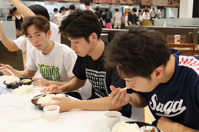 福岡大学 - バランスの良い食事で学生の健康増進をサポート 1食200円で提供する「夕ごはんキャンペーン」実施中