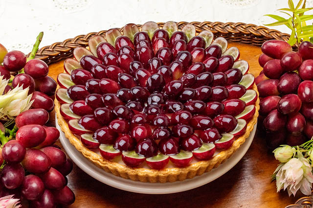 キルフェボン「旬を迎える全国各地のぶどうを使用したタルト」販売開始