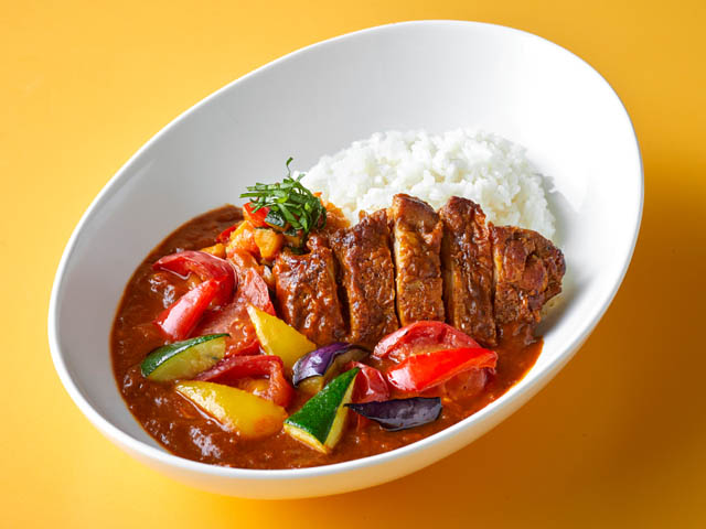福岡県産トマトのチキンカレーなど - ホテルニューオータニ博多「限定グルメフェア」スタート