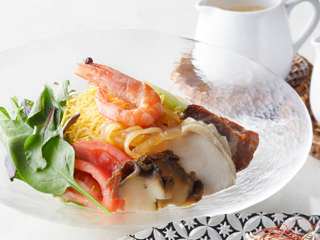 福岡県産トマトのチキンカレーなど - ホテルニューオータニ博多「限定グルメフェア」スタート