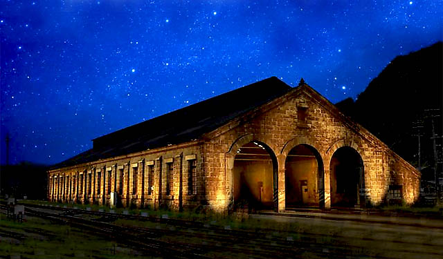 JR九州 - 特別企画「人吉機関車庫ライトアップ」実施