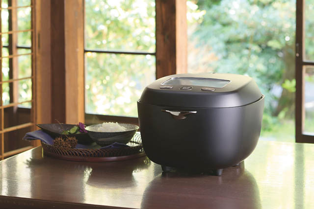 タイガー最高峰の土鍋炊飯器で炊いた"絶品おむすび"を体験できる「タイガー炊きたて土鍋キャラバン」を全国7都市で開催