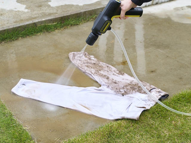 帰るまえに、10秒ケルヒャー クラファン約20分で2,500台が完売した手のひらサイズ「モバイル高圧洗浄機」全国発売へ