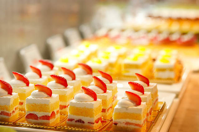 ホテルニューオータニ博多 一夜限りの「スーパーナイトビュッフェ2025」開催 - 早割価格の予約も