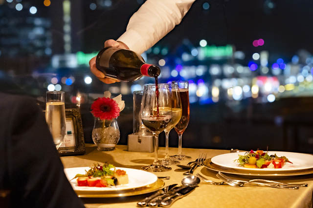 福岡サンパレス 展望レストラン LAPUTA - とっておきぶどうランチ「ラ・ヴィーニュ」開催